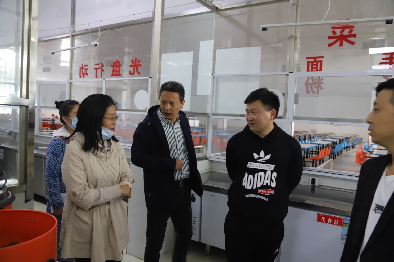 说明: D:\2020\照片\5.27州政府教育督学韩晓琳来校检查工作\IMG_4920.JPG