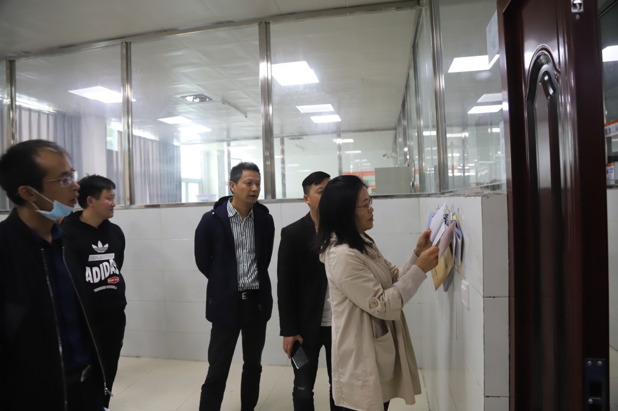 说明: D:\2020\照片\5.27州政府教育督学韩晓琳来校检查工作\IMG_4894.JPG