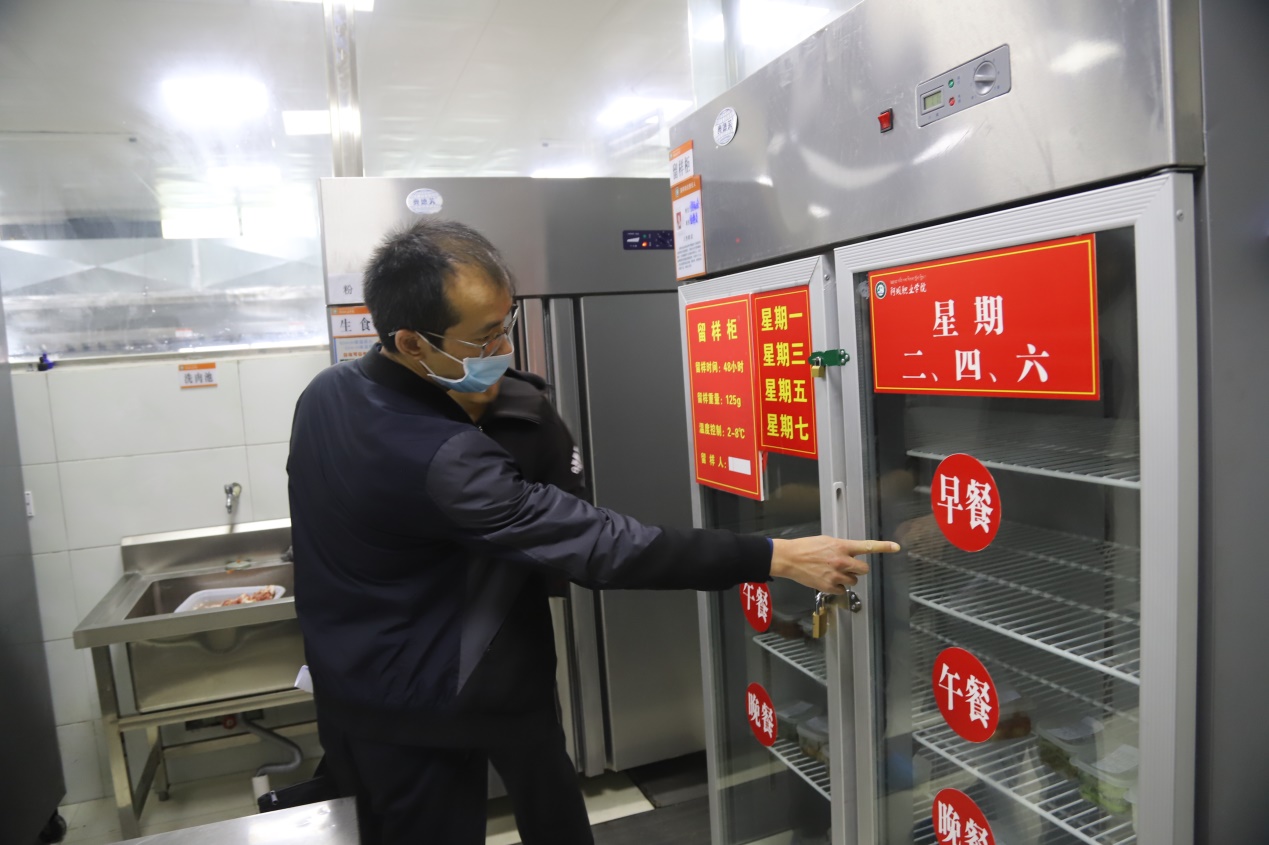说明: D:\2020\照片\5.27州政府教育督学韩晓琳来校检查工作\IMG_4912.JPG