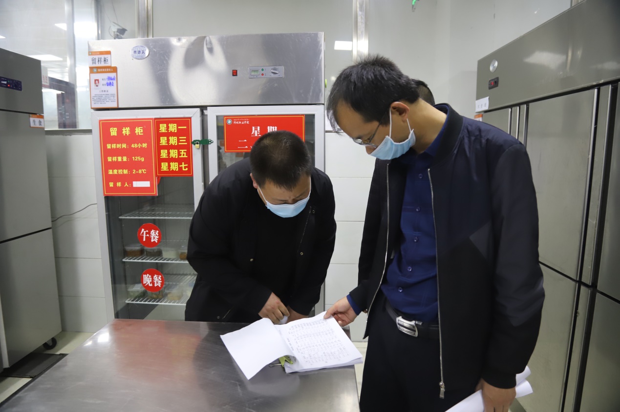 说明: D:\2020\照片\5.27州政府教育督学韩晓琳来校检查工作\IMG_4915.JPG